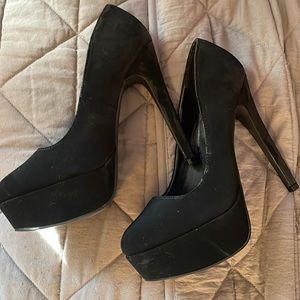 BLACK PLATFORM STILETTOS